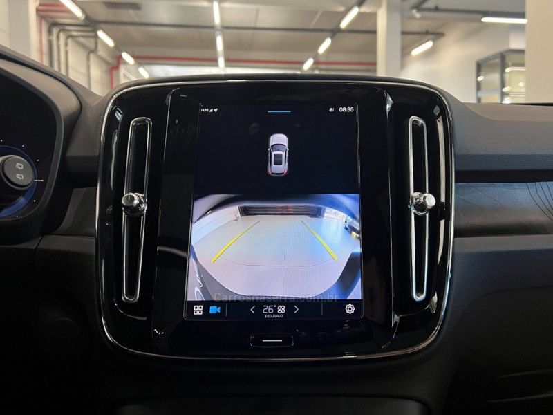 VOLVO XC 40 P6 RECHARGE ELECTRIC PLUS 2023/2024 ÓTIMA CAR FLORES DA CUNHA / Carros no Vale