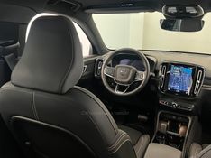 VOLVO XC 40 P6 RECHARGE ELECTRIC PLUS 2023/2024 ÓTIMA CAR FLORES DA CUNHA / Carros no Vale