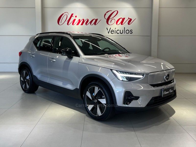 VOLVO XC 40 P6 RECHARGE ELECTRIC PLUS 2023/2024 ÓTIMA CAR FLORES DA CUNHA / Carros no Vale