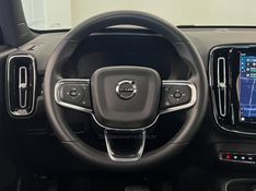 VOLVO XC 40 P6 RECHARGE ELECTRIC PLUS 2023/2024 ÓTIMA CAR FLORES DA CUNHA / Carros no Vale