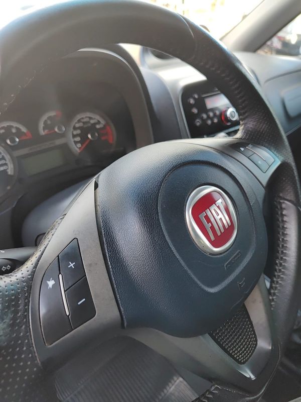 FIAT IDEA 1.8 MPI ADVENTURE 8V 2015/2015 AWD MULTIMARCAS LAJEADO / Carros no Vale
