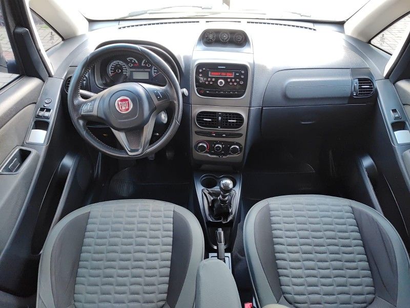 FIAT IDEA 1.8 MPI ADVENTURE 8V 2015/2015 AWD MULTIMARCAS LAJEADO / Carros no Vale