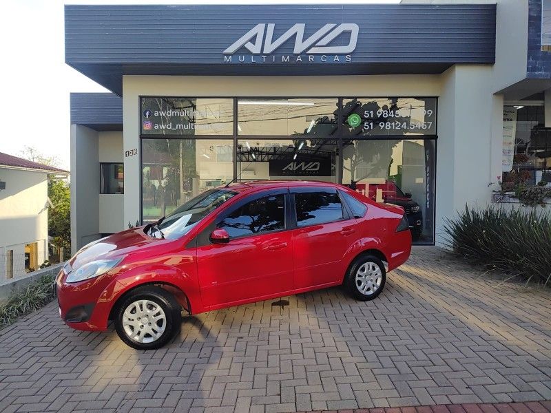 FORD FIESTA 1.6 ROCAM SE SEDAN 8V 2014/2014 AWD MULTIMARCAS LAJEADO / Carros no Vale