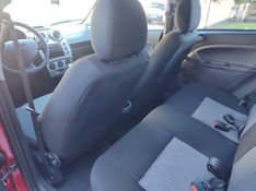 FORD FIESTA 1.6 ROCAM SE SEDAN 8V 2014/2014 AWD MULTIMARCAS LAJEADO / Carros no Vale