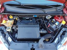 FORD FIESTA 1.6 ROCAM SE SEDAN 8V 2014/2014 AWD MULTIMARCAS LAJEADO / Carros no Vale