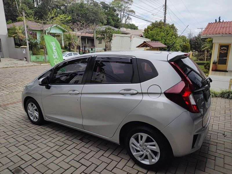 HONDA FIT 1.5 LX 16V 2015/2015 AWD MULTIMARCAS LAJEADO / Carros no Vale