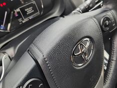 TOYOTA YARIS 1.5 XS 16V 2019/2019 AWD MULTIMARCAS LAJEADO / Carros no Vale