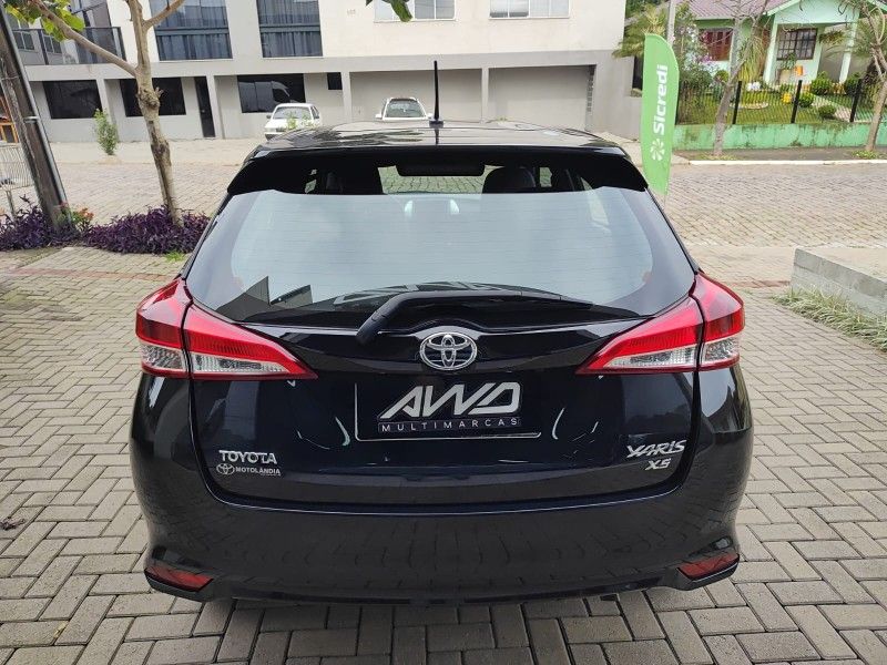 TOYOTA YARIS 1.5 XS 16V 2019/2019 AWD MULTIMARCAS LAJEADO / Carros no Vale