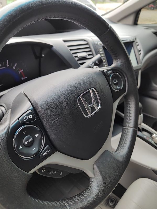 HONDA CIVIC 2.0 LXR 16V 2015/2015 AWD MULTIMARCAS LAJEADO / Carros no Vale