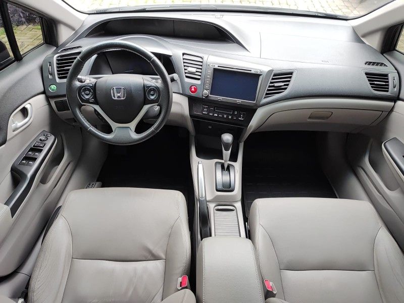 HONDA CIVIC 2.0 LXR 16V 2015/2015 AWD MULTIMARCAS LAJEADO / Carros no Vale