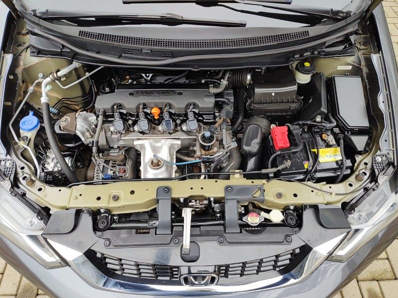 HONDA CIVIC 2.0 LXR 16V 2015/2015 AWD MULTIMARCAS LAJEADO / Carros no Vale