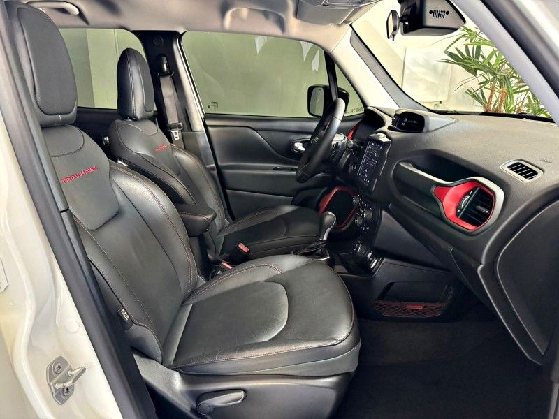 JEEP RENEGADE 1.3 TRAILHAWK T270 16V TURBO 4×4 2024/2025 ANDRIGO VEÍCULOS CAXIAS DO SUL / Carros no Vale