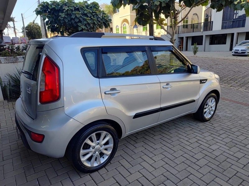 KIA SOUL 1.6 EX 16V 2011/2012 AWD MULTIMARCAS LAJEADO / Carros no Vale KIA SOUL 1.6 EX 16V 2011/2012 AWD MULTIMARCAS LAJEADO / Carros no Vale