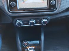 NISSAN KICKS 1.6 16V SV XTRONIC 2020/2020 AWD MULTIMARCAS LAJEADO / Carros no Vale