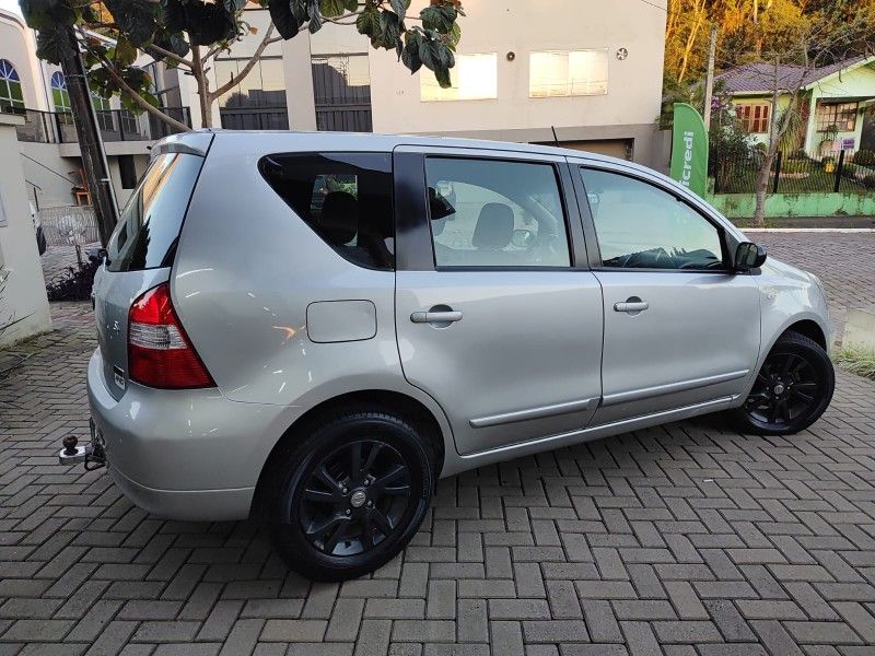 NISSAN LIVINA 1.6 S 16V 2013/2013 AWD MULTIMARCAS LAJEADO / Carros no Vale