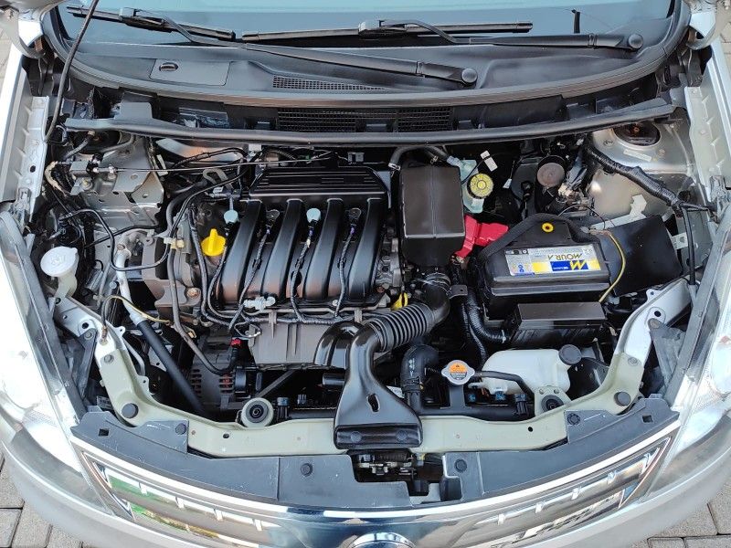 NISSAN LIVINA 1.6 S 16V 2013/2013 AWD MULTIMARCAS LAJEADO / Carros no Vale