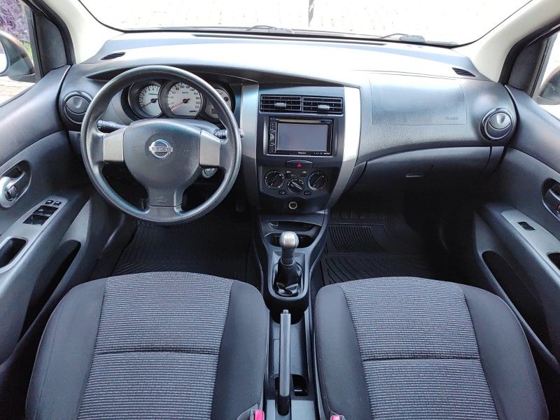 NISSAN LIVINA 1.6 S 16V 2013/2013 AWD MULTIMARCAS LAJEADO / Carros no Vale
