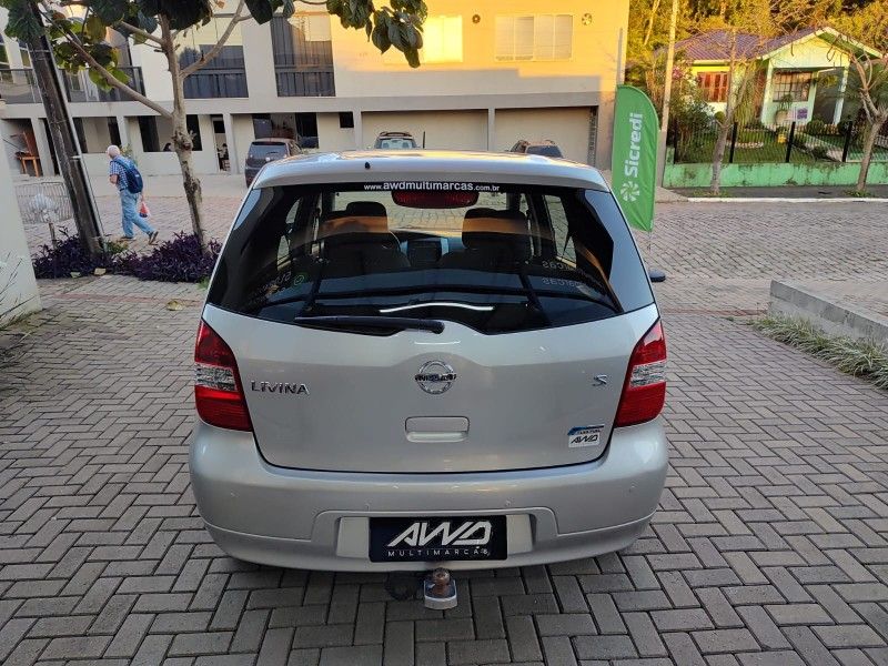 NISSAN LIVINA 1.6 S 16V 2013/2013 AWD MULTIMARCAS LAJEADO / Carros no Vale