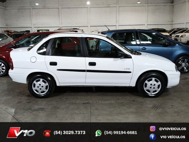 CHEVROLET CLASSIC 1.0 MPFI LIFE 8V 2009/2009 V10 VEÍCULOS CAXIAS DO SUL / Carros no Vale