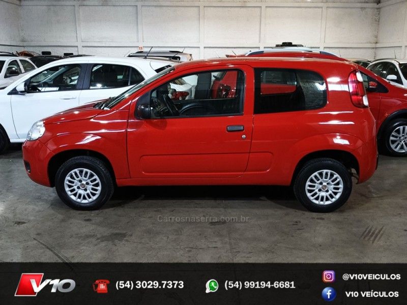 FIAT UNO 1.0 VIVACE 8V 2012/2013 V10 VEÍCULOS CAXIAS DO SUL / Carros no Vale