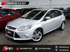 FORD FOCUS 2.0 SE HATCH 16V AUTO 2014/2015 V10 VEÍCULOS CAXIAS DO SUL / Carros no Vale