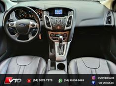 FORD FOCUS 2.0 SE HATCH 16V AUTO 2014/2015 V10 VEÍCULOS CAXIAS DO SUL / Carros no Vale