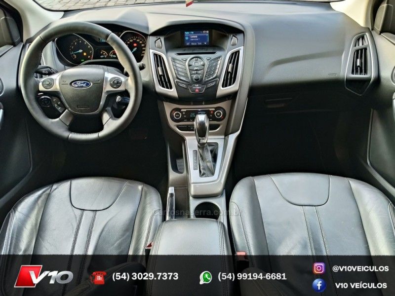 FORD FOCUS 2.0 SE HATCH 16V AUTO 2014/2014 V10 VEÍCULOS CAXIAS DO SUL / Carros no Vale