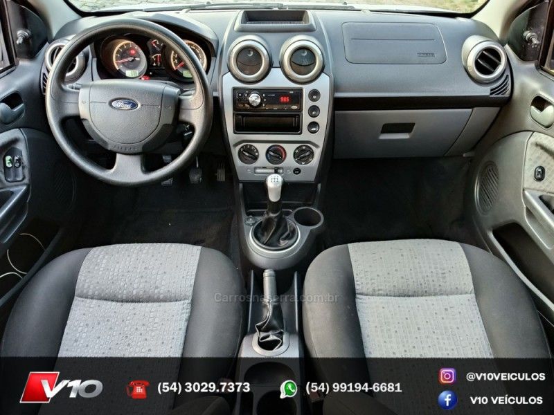 FORD FIESTA 1.6 ROCAM SE SEDAN 8V 2013/2014 V10 VEÍCULOS CAXIAS DO SUL / Carros no Vale