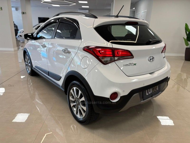 HYUNDAI HB20X 1.6 16V PREMIUM 2016/2017 LUIGGI AUTOMÓVEIS CARLOS BARBOSA / Carros no Vale