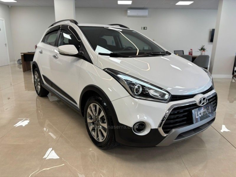 HYUNDAI HB20X 1.6 16V PREMIUM 2016/2017 LUIGGI AUTOMÓVEIS CARLOS BARBOSA / Carros no Vale