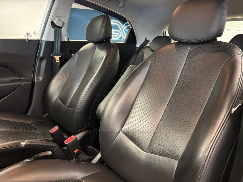 HYUNDAI HB20X 1.6 16V PREMIUM 2016/2017 LUIGGI AUTOMÓVEIS CARLOS BARBOSA / Carros no Vale