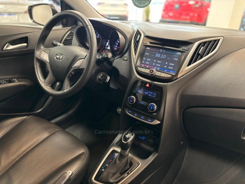 HYUNDAI HB20X 1.6 16V PREMIUM 2016/2017 LUIGGI AUTOMÓVEIS CARLOS BARBOSA / Carros no Vale