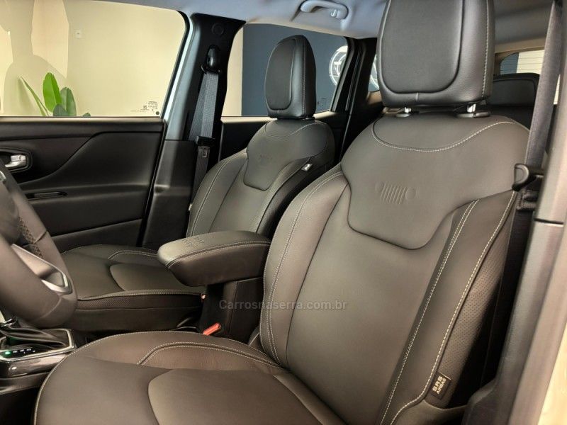 JEEP RENEGADE 1.3 LONGITUDE T270 16V TURBO 2024/2025 LUIGGI AUTOMÓVEIS CARLOS BARBOSA / Carros no Vale