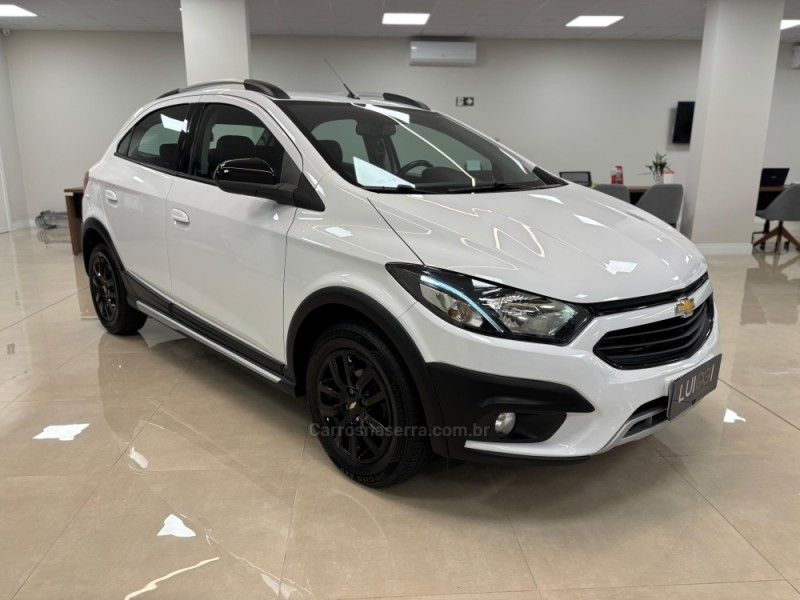CHEVROLET ONIX 1.4 MPFI ACTIV 8V 2018/2019 LUIGGI AUTOMÓVEIS CARLOS BARBOSA / Carros no Vale