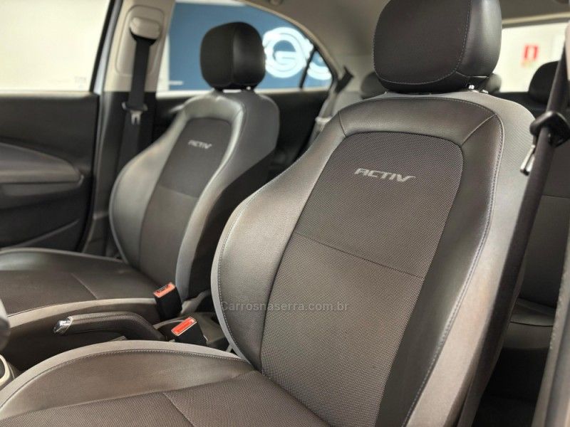 CHEVROLET ONIX 1.4 MPFI ACTIV 8V 2018/2019 LUIGGI AUTOMÓVEIS CARLOS BARBOSA / Carros no Vale