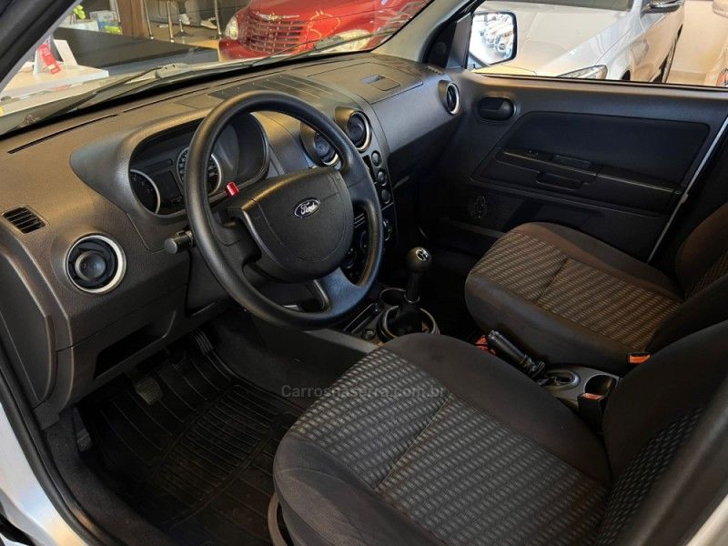 FORD ECOSPORT 1.6 XLS 8V 2007/2007 AUTOGRIF MOTORS CAMPO BOM / Carros no Vale