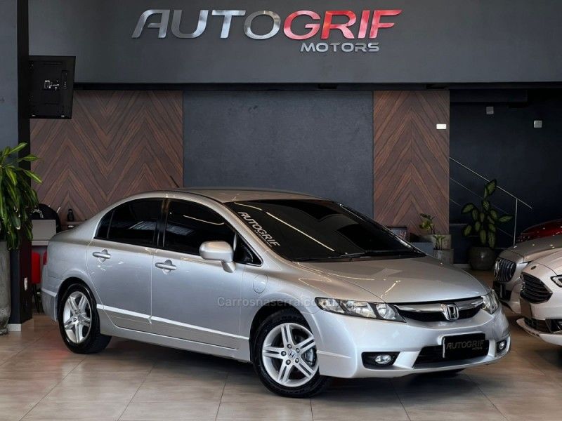 HONDA CIVIC 1.8 LXS 16V 2010/2011 AUTOGRIF MOTORS CAMPO BOM / Carros no Vale