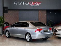 HONDA CIVIC 1.8 LXS 16V 2010/2011 AUTOGRIF MOTORS CAMPO BOM / Carros no Vale