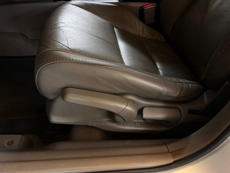HONDA CIVIC 1.8 LXS 16V 2010/2011 AUTOGRIF MOTORS CAMPO BOM / Carros no Vale