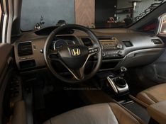 HONDA CIVIC 1.8 LXS 16V 2010/2011 AUTOGRIF MOTORS CAMPO BOM / Carros no Vale