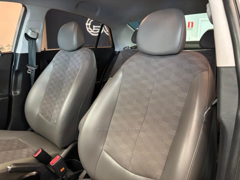 HYUNDAI HB20S 1.6 COMFORT PLUS 16V 2017/2018 LUIGGI AUTOMÓVEIS CARLOS BARBOSA / Carros no Vale