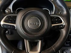 JEEP COMPASS 2.0 16V LONGITUDE 4X4 2017/2017 AUTOGRIF MOTORS CAMPO BOM / Carros no Vale