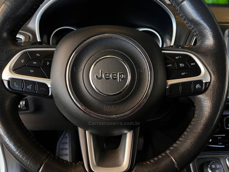 JEEP COMPASS 2.0 16V LONGITUDE 4X4 2017/2017 AUTOGRIF MOTORS CAMPO BOM / Carros no Vale
