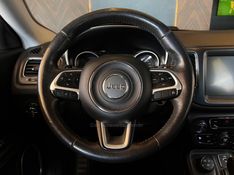JEEP COMPASS 2.0 16V LONGITUDE 4X4 2017/2017 AUTOGRIF MOTORS CAMPO BOM / Carros no Vale