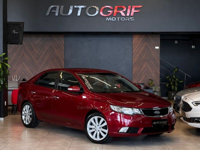 KIA CERATO 1.6 SX2 16V 2010/2011 AUTOGRIF MOTORS CAMPO BOM / Carros no Vale
