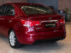 KIA CERATO 1.6 SX2 16V 2010/2011 AUTOGRIF MOTORS CAMPO BOM / Carros no Vale