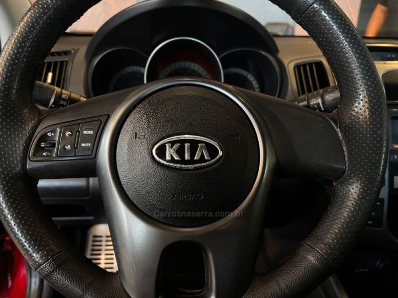 KIA CERATO 1.6 SX2 16V 2010/2011 AUTOGRIF MOTORS CAMPO BOM / Carros no Vale