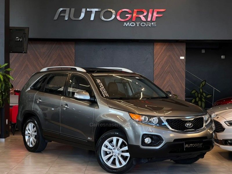 KIA SORENTO 3.5 S.658 V6 4X4 24V 2012/2013 AUTOGRIF MOTORS CAMPO BOM / Carros no Vale