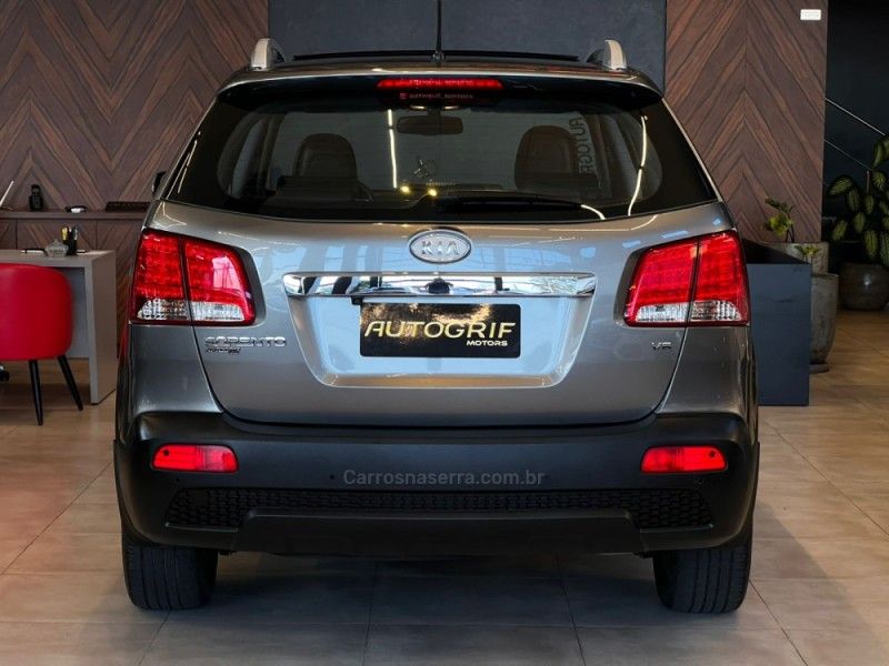 KIA SORENTO 3.5 S.658 V6 4X4 24V 2012/2013 AUTOGRIF MOTORS CAMPO BOM / Carros no Vale