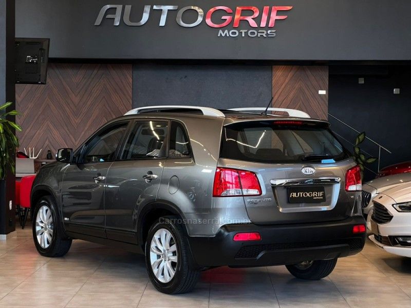 KIA SORENTO 3.5 S.658 V6 4X4 24V 2012/2013 AUTOGRIF MOTORS CAMPO BOM / Carros no Vale
